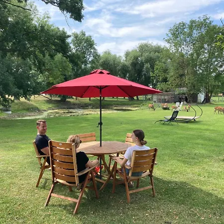 Lantgård Gutshaus Pinnow (Ludwigslust-Parchim)